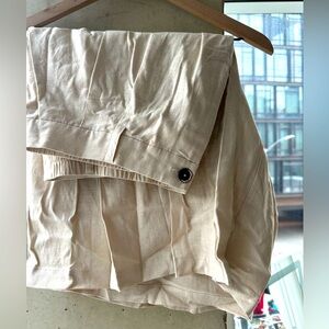 Universal Standard Seaport Tailored Linen Short in Ecru, size M (US 18/20)